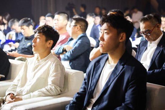 HJC黄金城成为一个峰会的王者相关图片